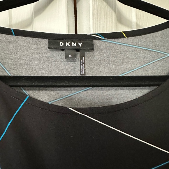 DKNY Woman’s Knit Blouse - XL - Picture 3 of 3